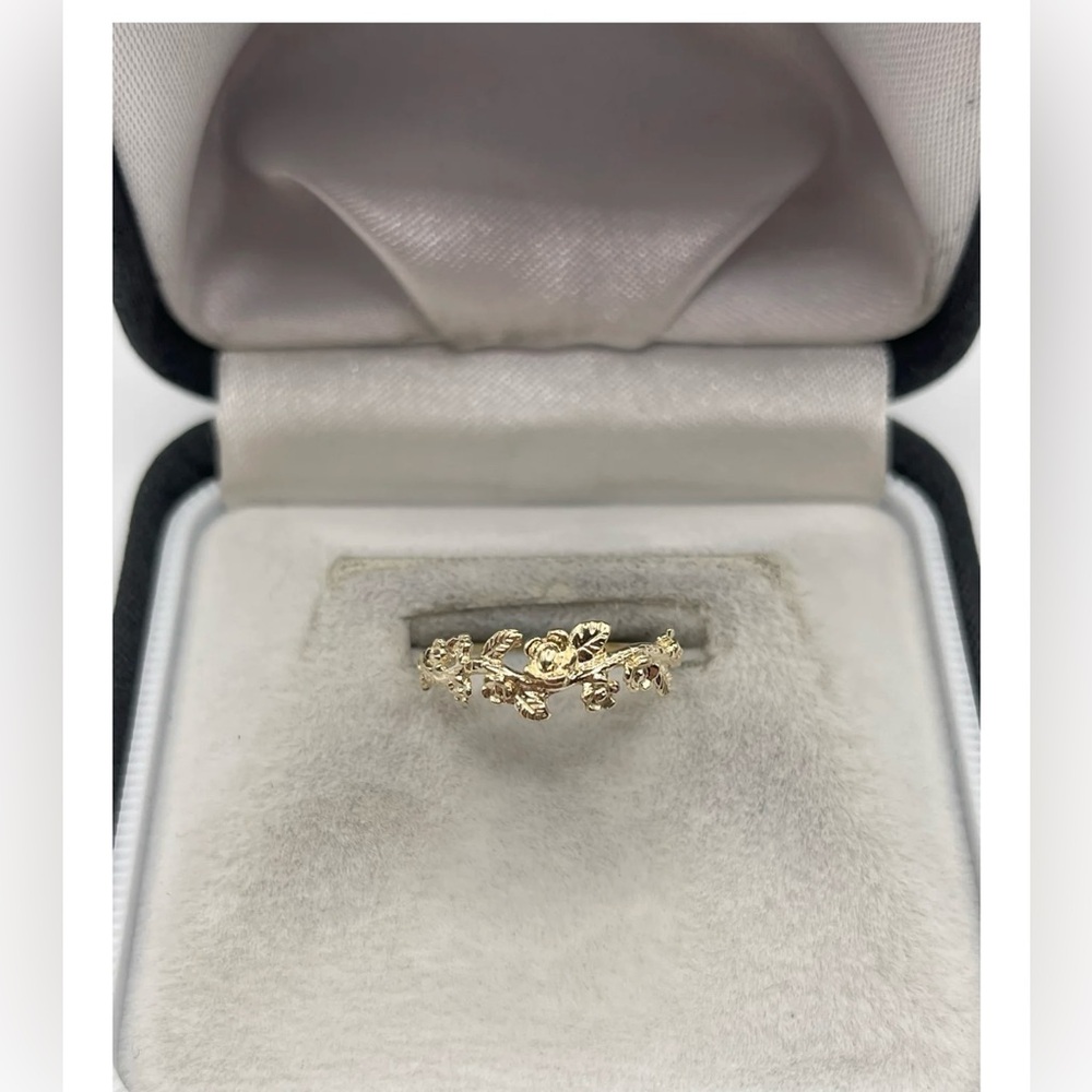 9K VINTAGE FLORAL RING - Picture 2 of 3
